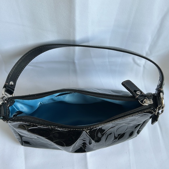 COACH GLOSS BLACK Genuine Patent Leather Mini Y2K Shoulder Bag! - Picture 9 of 10